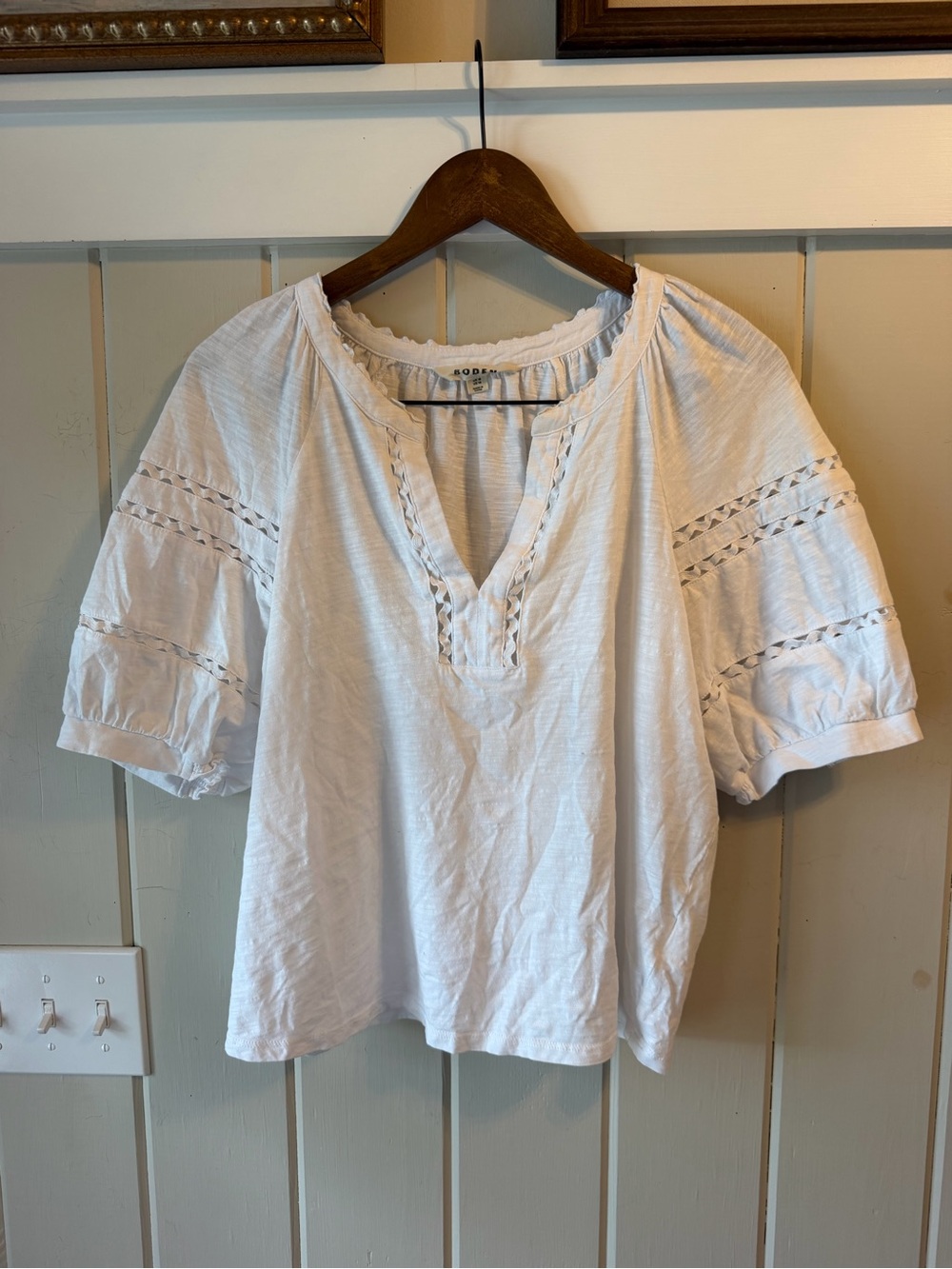 Boden White Eyelet Short Puff Sleeve V-Neck Peasant Blouse, Size 14, EUC